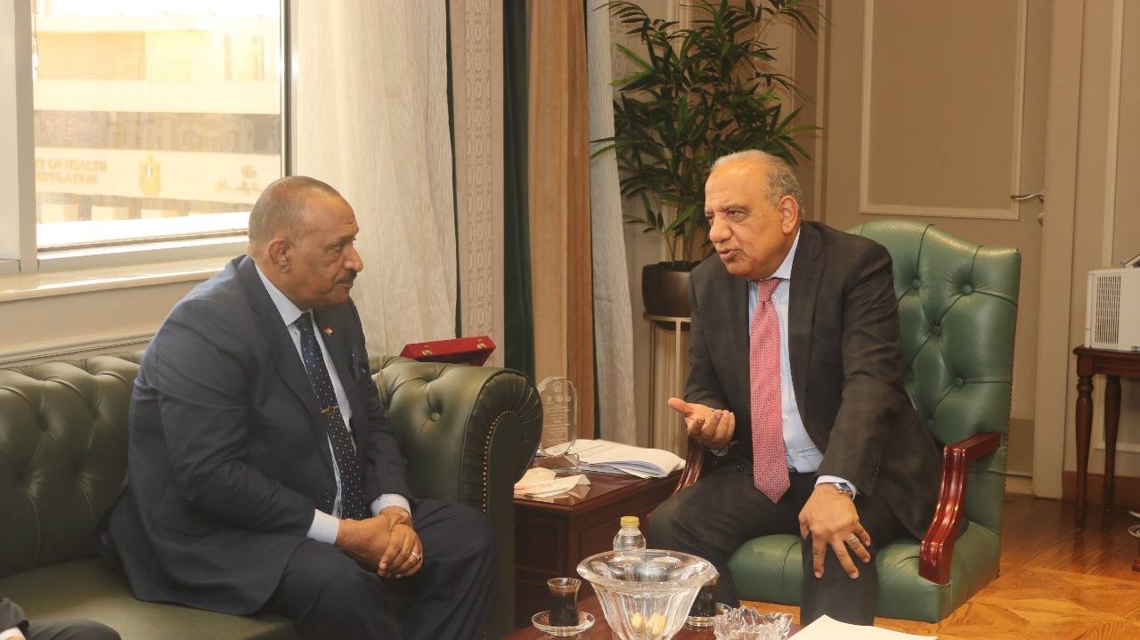 وزيرا الكهرباء المصري ونظيره السوداني