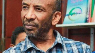الكاتب السوداني: فات باب