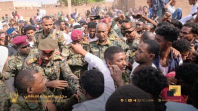 البرهان بين الجماهير