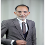 الكاتب الصحفي عمرو خان