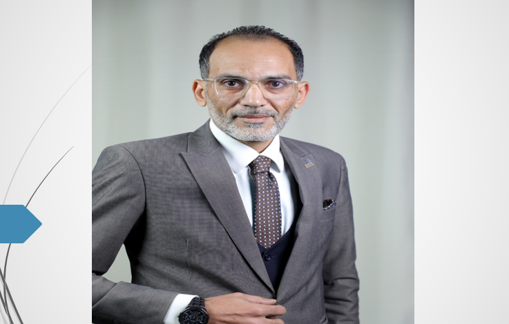 الكاتب الصحفي عمرو خان